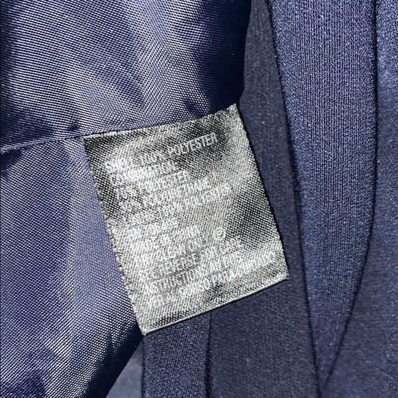 Tahari navy blazer 12P - Picture 5 of 5